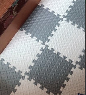 Игровой коврик-пазл белый+серый (в сборе 60х90 см), (6 эл.) (арт. КВ-3003/6)