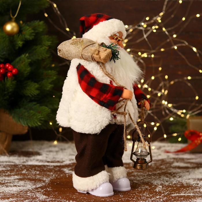 Дед Мороз В клетчатом тулупе, с фонариком двигается, ботинки светятся, 17х35 см 6938386 (Вид 4)