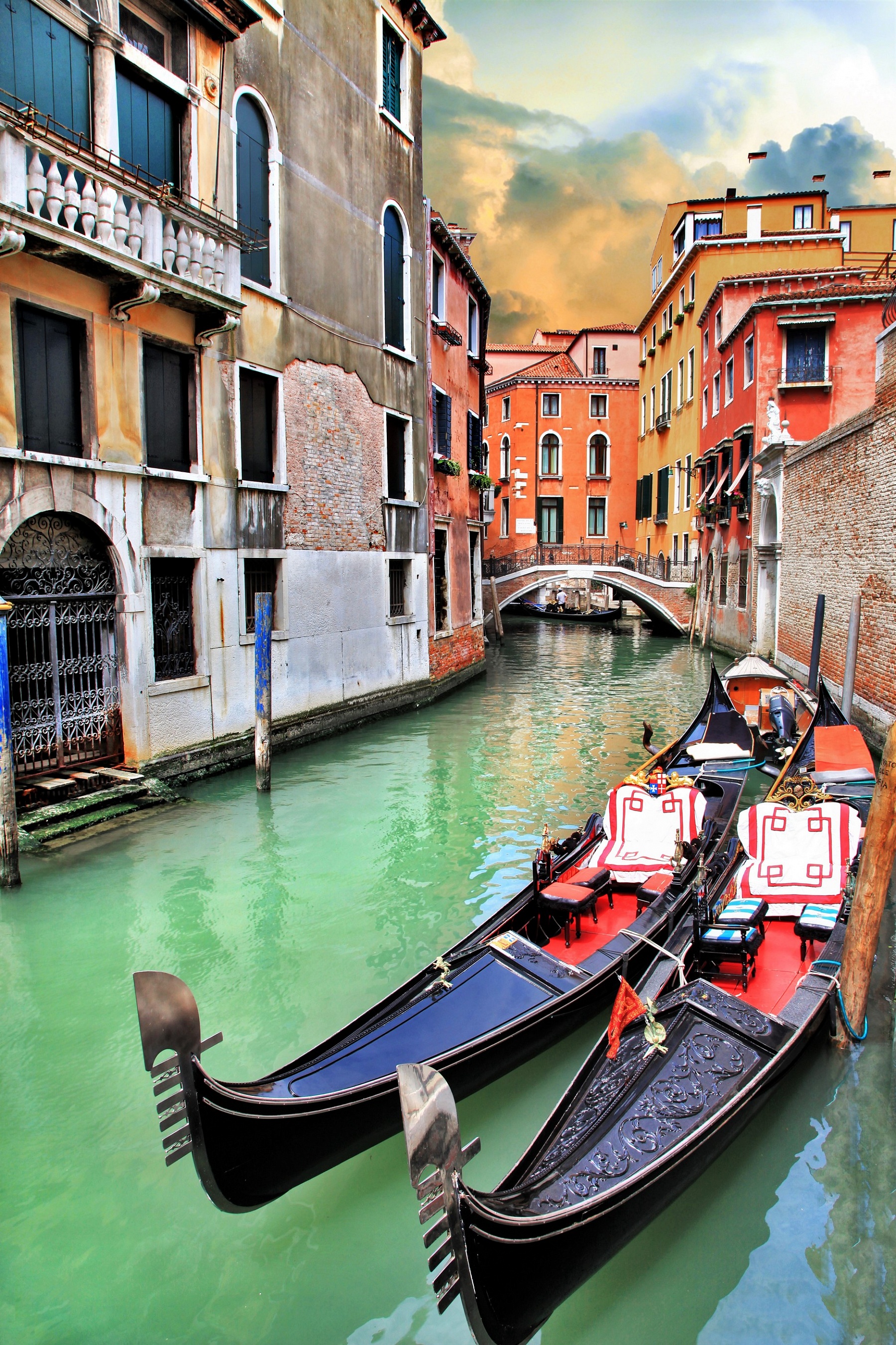 Холст с красками по номерам 22х30 см. Две гондолы на венецианском канале (Арт. HS281)
