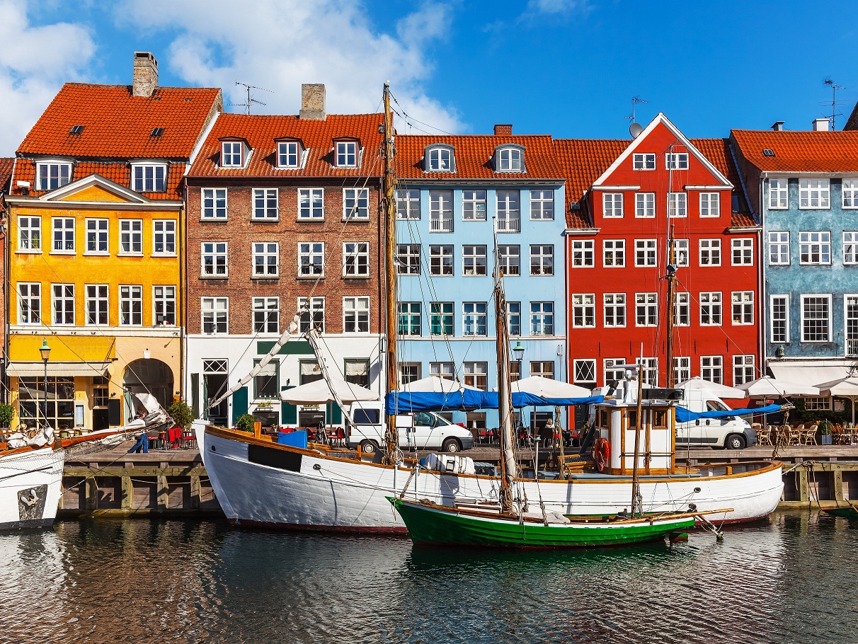 Холст с красками по номерам 22х30 см.(14 цв.) Красочные здания Копенгагена (Арт. SM006)