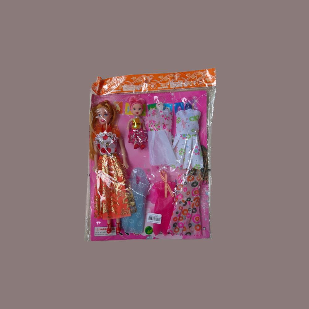Кукла на блистере с платьями Q15A