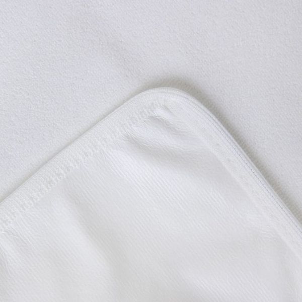 Наматрасник непромокаемый на резинке по углам 120*60/125*65 (ткань мембрана, поверхность махра 100% 