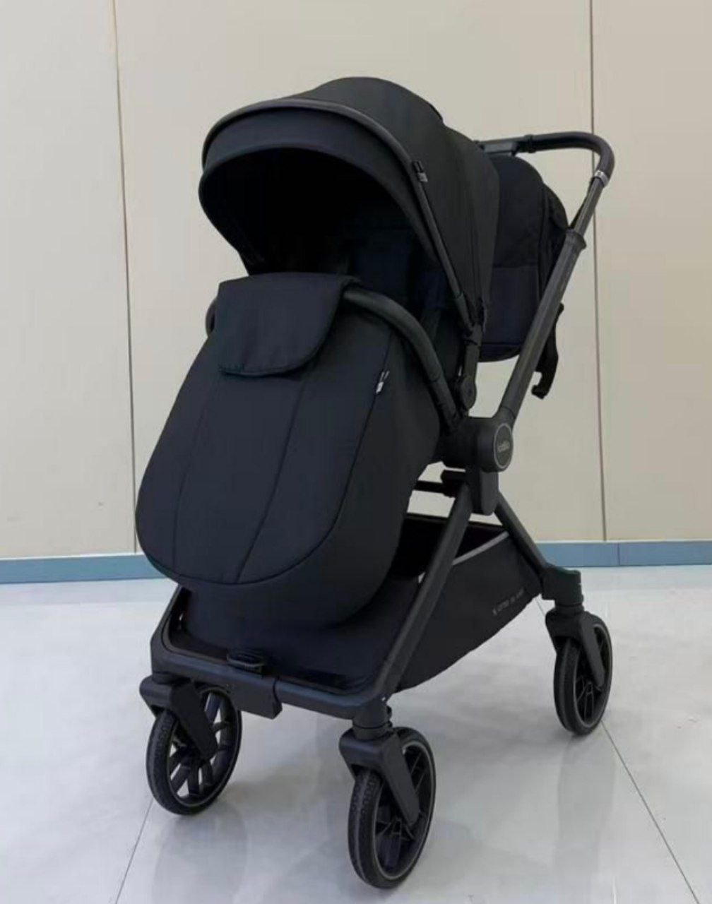 Детская коляска,цвет BLACK, арт.D901 kidilo