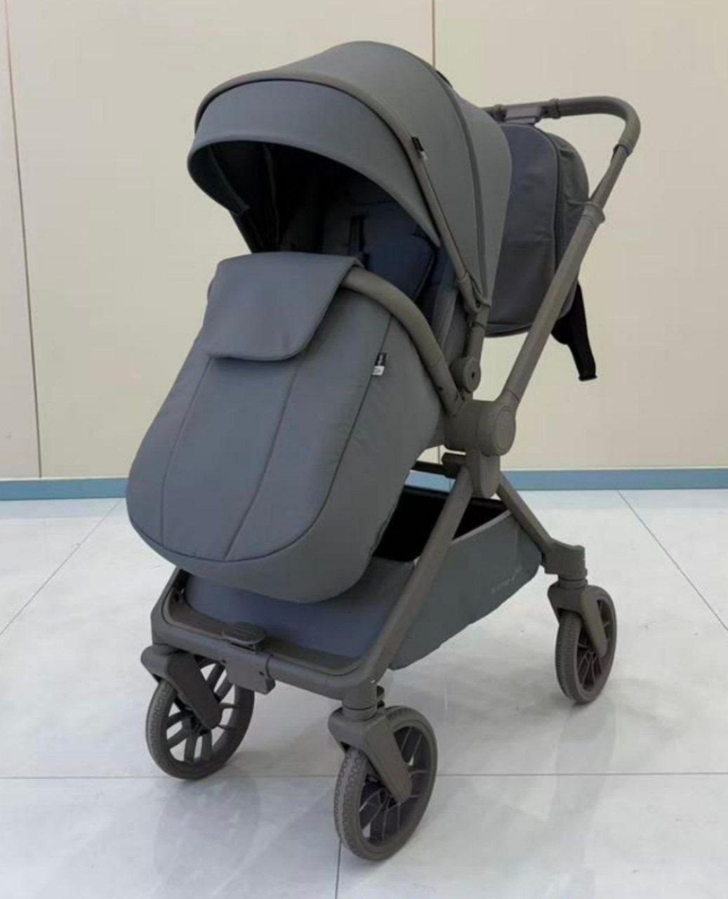 Детская коляска,цвет GREY, арт.D901 kidilo