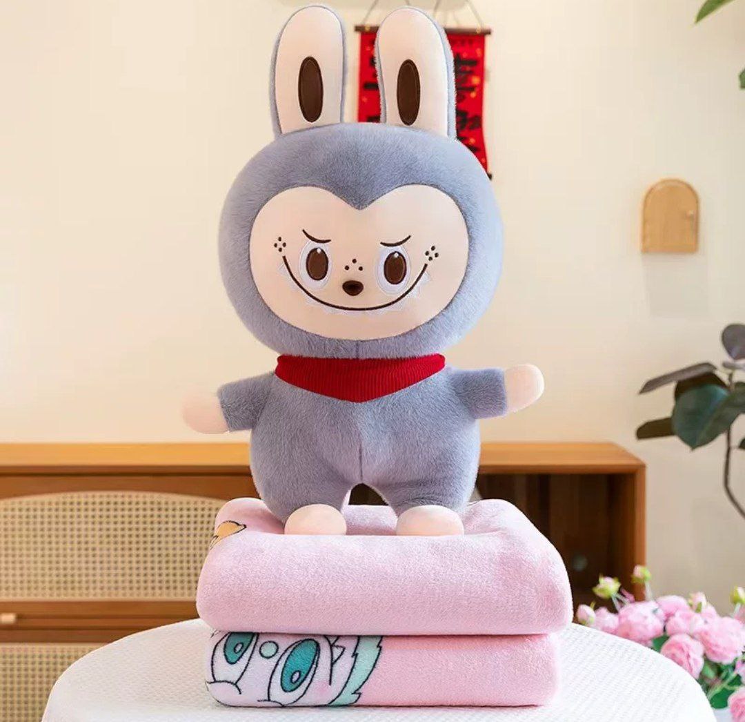 Мягкая игрушка Лабубу с пледом серая арт.250