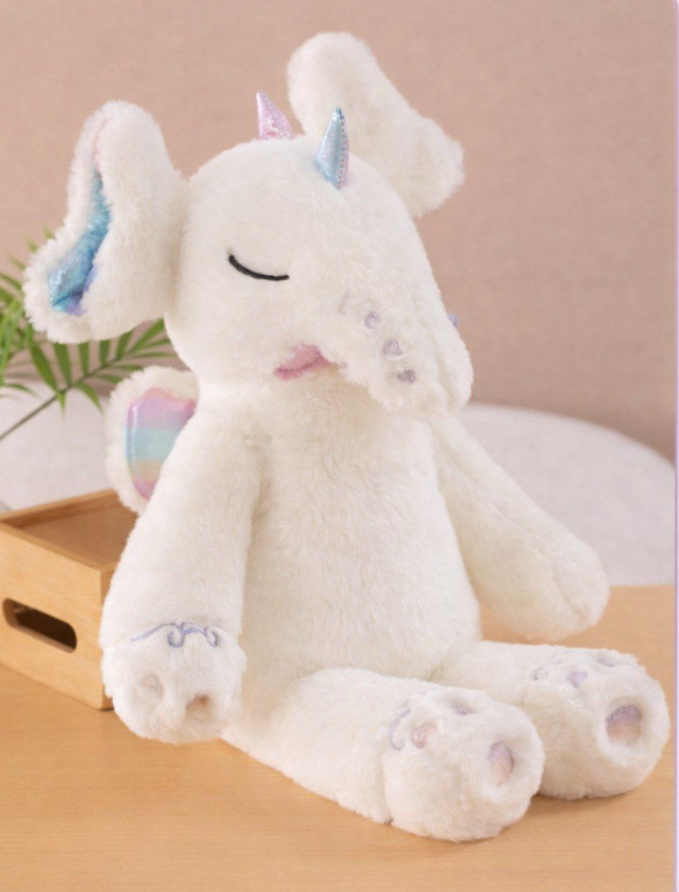 Мягкая игрушка Слон,Кукла-тапир,белый Высота : 35см