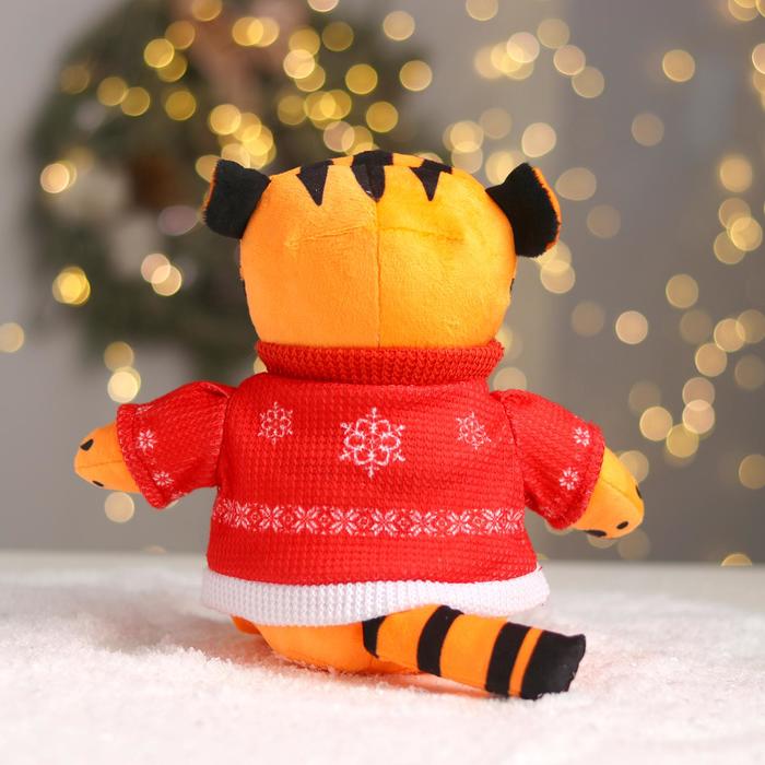 POMPOSHKI Мягкая игрушка Новогодний тигр в свитере, 21 см   6903929 (Вид 3)