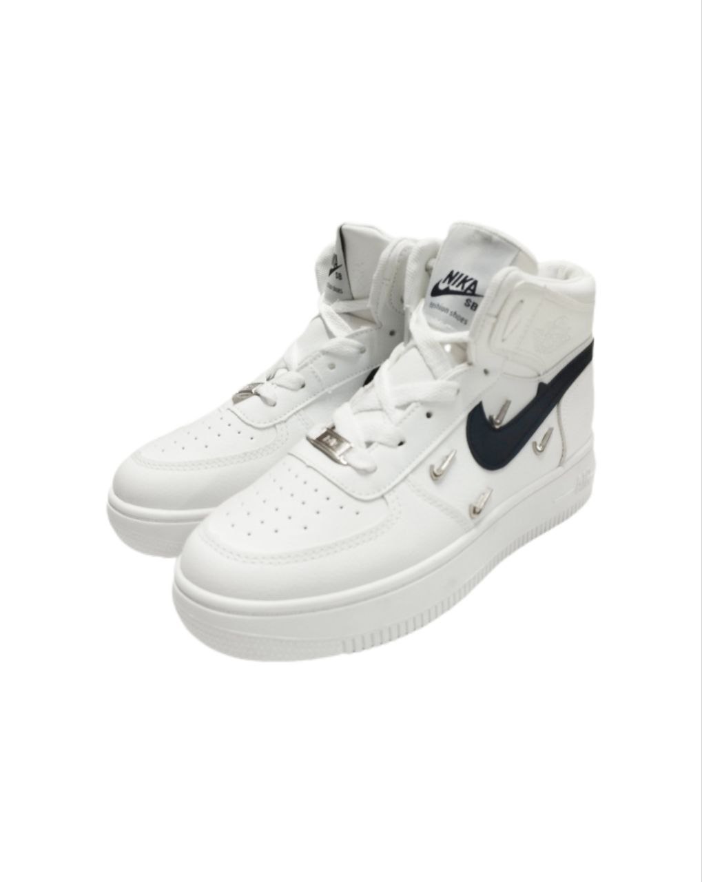 Кеды с черным логотипом найк р36