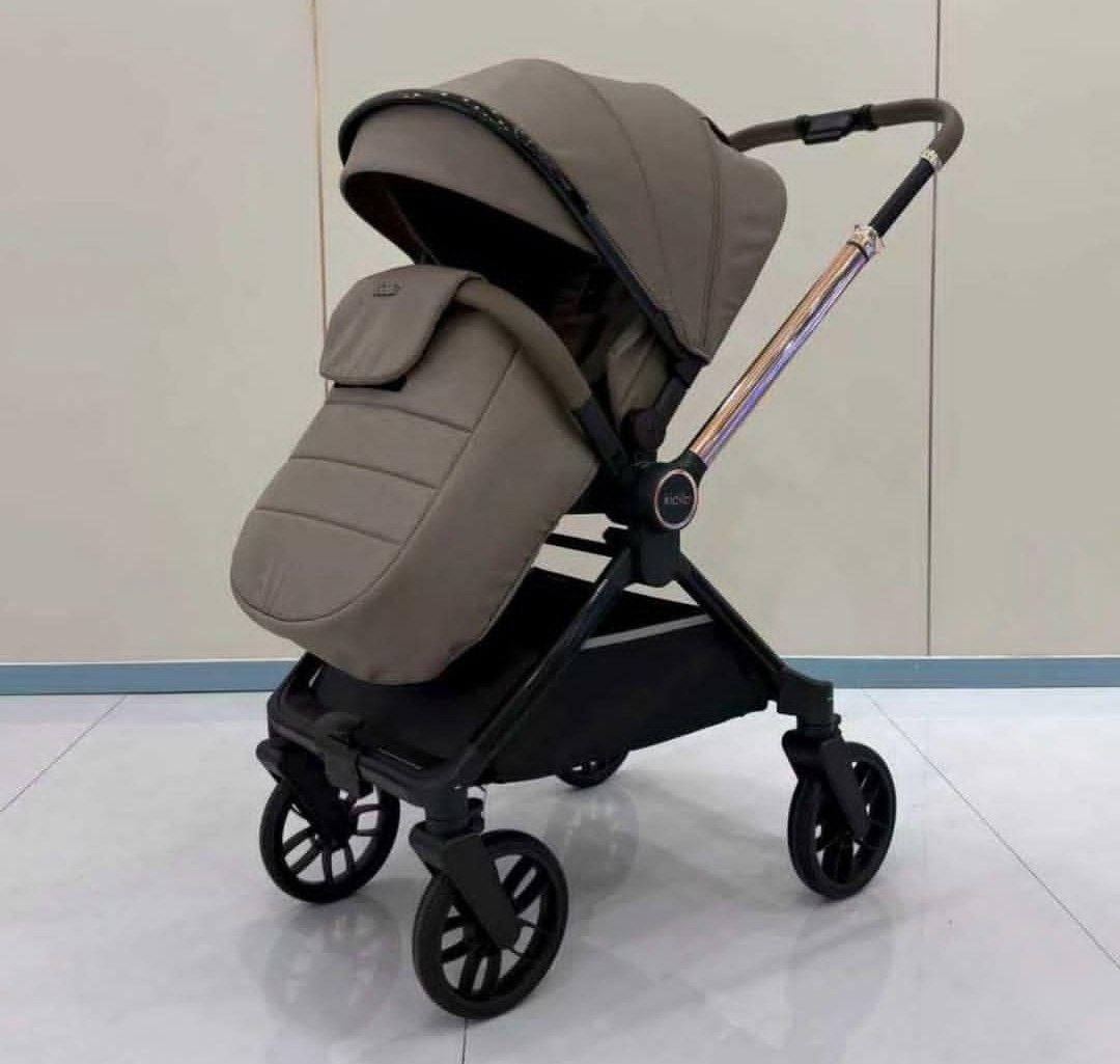 Коляска детская,цвет кофе арт.D900 Kidilo